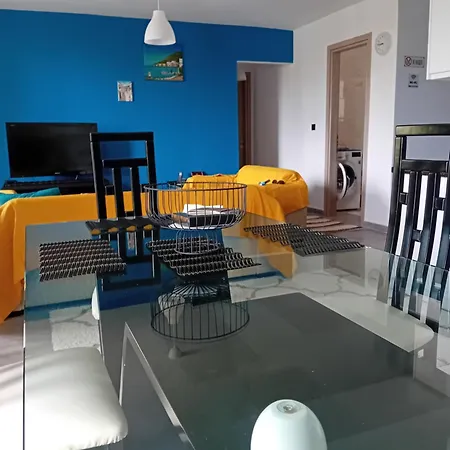 Down Town House With Uni Sence! Апартаменты